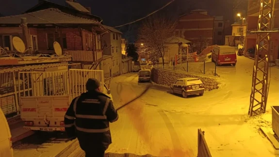 Amasya Belediyesi’nden Gece Boyu Kar Mesaisi