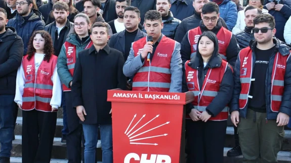Halkçı Liseliler: “Cumhuriyet’i karnelerden silemezsiniz!”