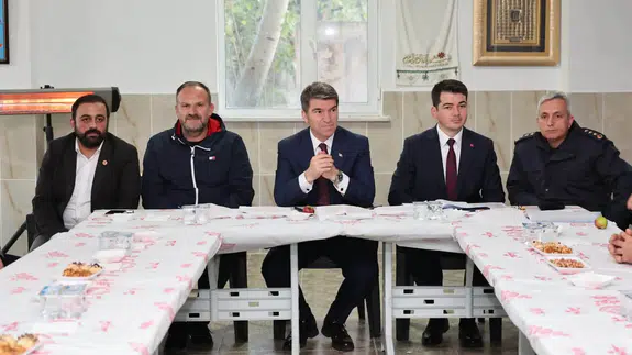 Amasya Valisi Bakan Şeyhli Köyü’nde Vatandaşlarla Buluştu