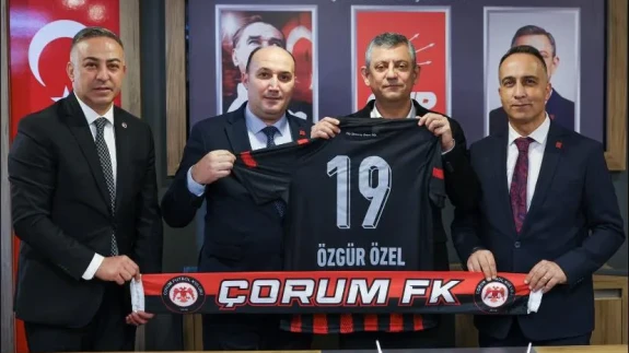 Özel’e Çorum’dan Forma Jestı
