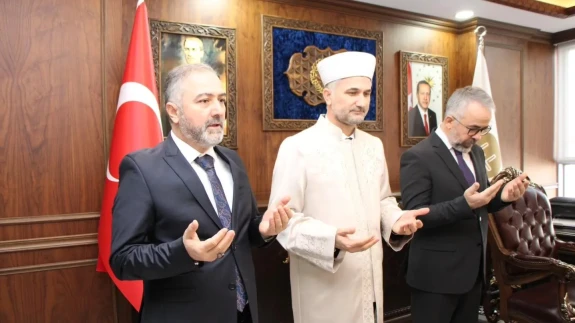 Amasya İl Müftüsü Cübbesini Giydi