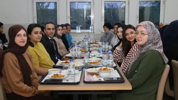 Hüsnüşah Hatun Yurdu’nda Ramazan Sofrası