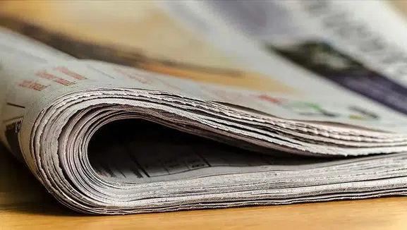 Rüyada Gazete Görmek Ne Anlama Gelir? Haber, Mesaj ve Sürpriz Gelişmelere İşaret