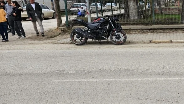 ATV ile motosiklet çarpıştı: 1’i ağır 2 yaralı