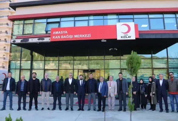 AK Parti Heyeti Kızılay’da: Çilez Bağış Yaptı