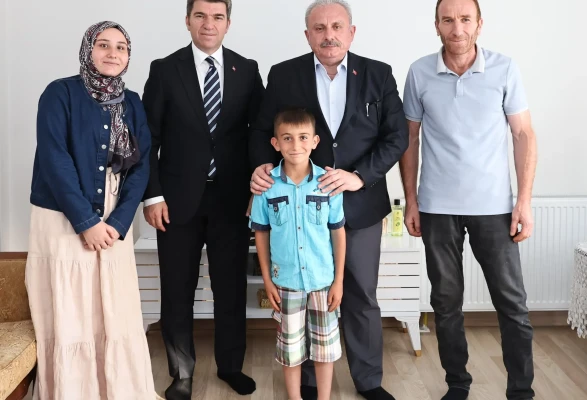 Prof. Dr. Mustafa Şentop ve Vali Önder Bakan’dan Depremzede Aileye Anlamlı Ziyaret