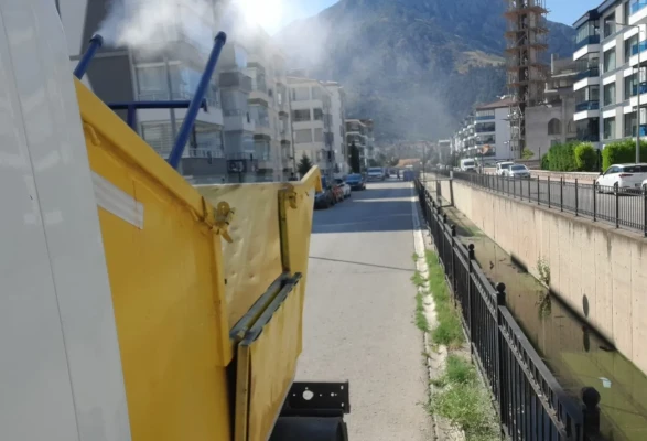 Amasya Belediyesi’nden Haşerelere Karşı Etkin Mücadele: İlaçlama Çalışmaları Sürüyor