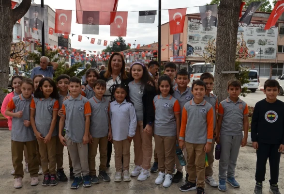 Belediye Başkanı Zehra Özyol, Eğitim-Öğretim Yılı Açılışına Katıldı