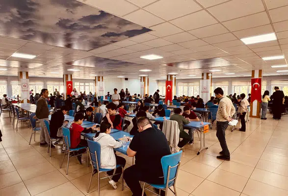 Amasya’da Zeka Savaşı! Minikler Sahada