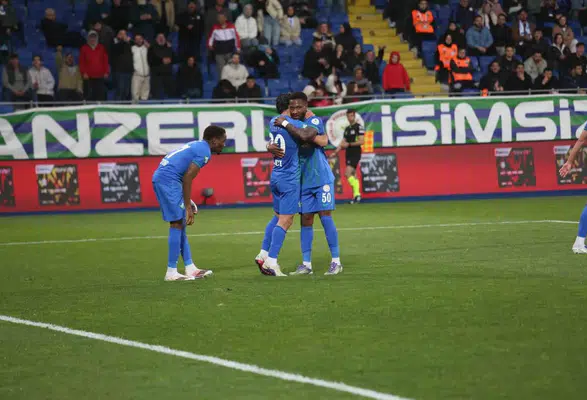 Rizespor evinde coştu