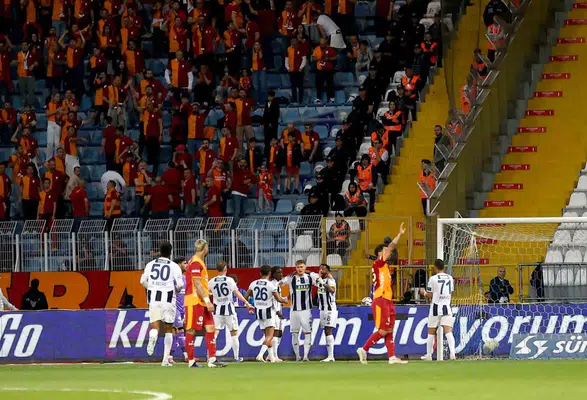 Şampiyon Sezonu Mağlup Kapattı