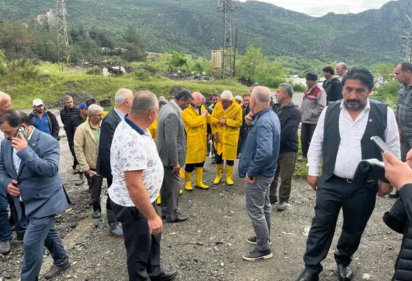 Amasyalı Çiftçinin Zararını TZOB Heyeti Yerinde İncelendi