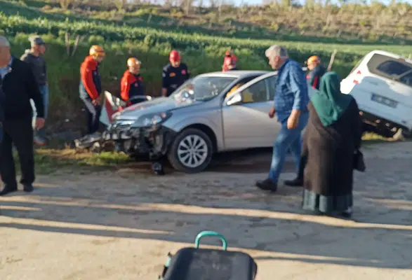 Amasya’da İki Araç Çarpıştı! 4 Kişi Hastanelik Oldu
