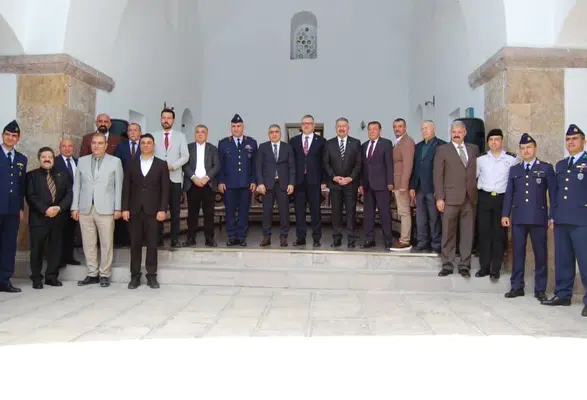 Merzifon’da protokol halkla bayramlaştı