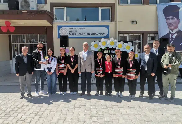 Merzifon’da 23 Nisan Coşkusu Gecikmeli Ama Gururla Kutlandı!