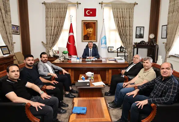 Başkan Alp Kargı Misafirlerini Belediyede Ağırladı