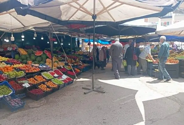 Merzifon Halk Pazarında Fiyatlar Düşüyor! Vatandaş Memnun
