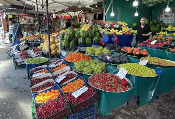 Merzifon Pazarında Yoğunluk Var, Fiyatlar Yerinde Sayıyor