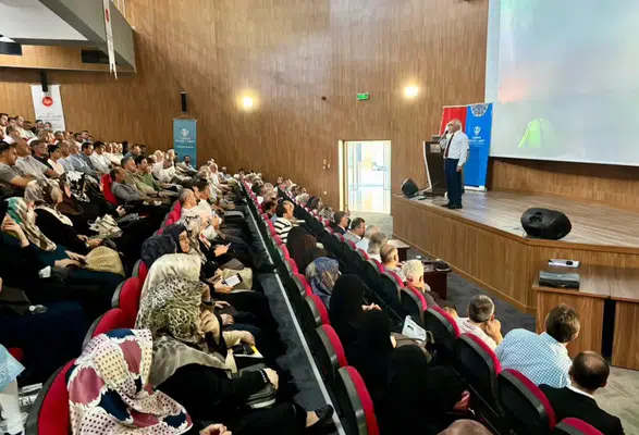 Amasya'da Aile ve Çocuk Eğitimi Konuşuldu