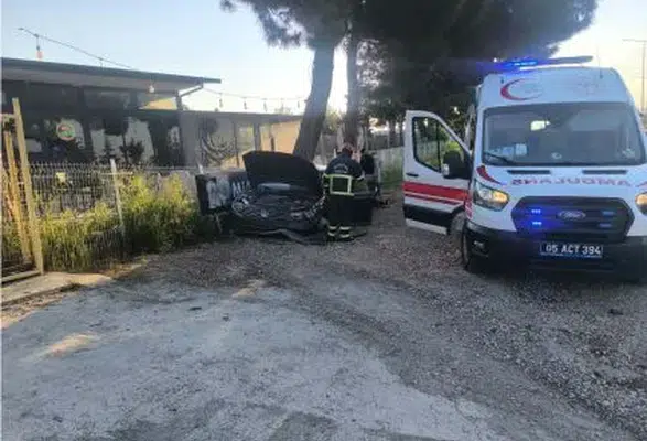 Samsun Yolunda Korkutan Kaza! Araç Duvara Çarptı: 1 Yaralı