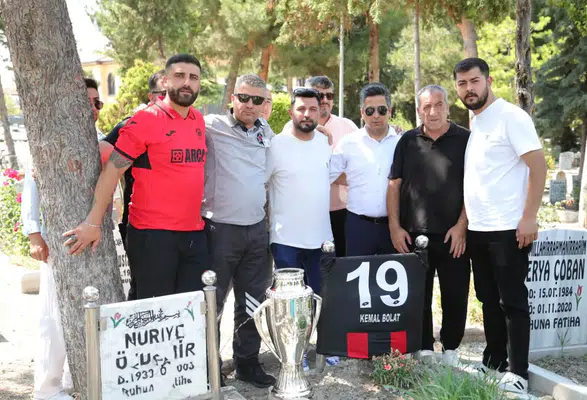 Çorum FK Şampiyonluk Kupasını Kemal Bolat'a Götürdü