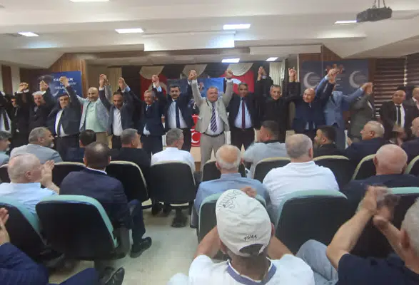 MHP Merzifon'da Yeni Dönem Başladı! Cüneyt Yamak İlçe Başkanı Seçildi