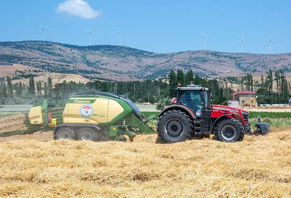 Amasya'da Günde 350 Ton Saman Mesaisi