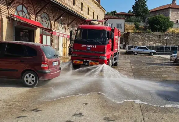 Merzifon Pazartesi Pazarı Baştan Sona Temizlendi