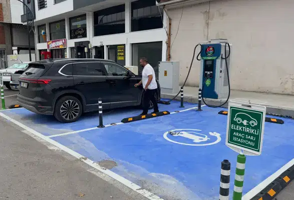 Taşova’ya Elektrikli Araç Şarj İstasyonu!