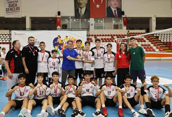 Amasya’da Voleybol Şöleni Finalle Taçlandı