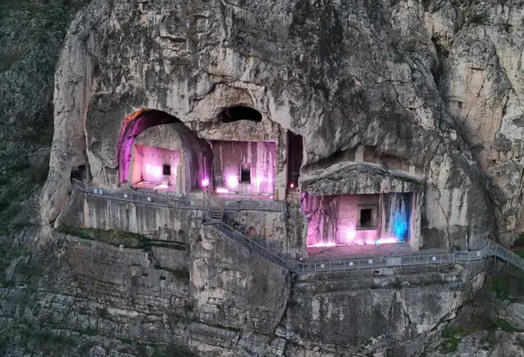 Amasya’nın Kayalara Kazınan 2 Bin Yıllık Sırrı!