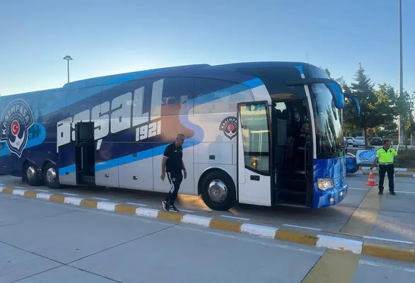 Kasımpaşa ve Hakemler Merzifon Havalimanı’na İndi