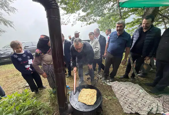 Vekil Çilez Hemşehrileriyle Hasret Giderdi