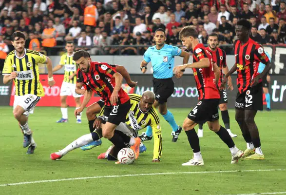 Fenerbahçe'ye Gençler Şoku!