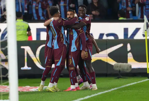 Trabzonspor'dan Galatasaray'a Tarihi Fark!