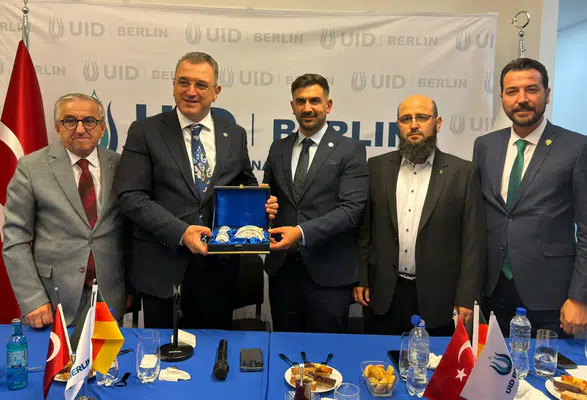 Amasya Heyetinden UİD Berlin’e Ziyaret: Avrupalı Türklerin Talepleri Masaya Yatırıldı