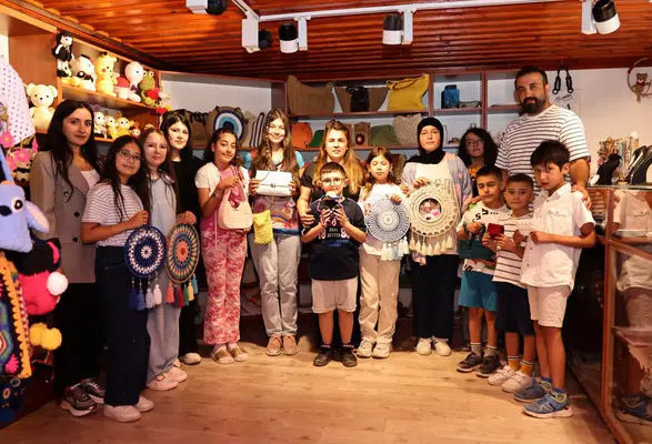 Merzifon’da Kadınların El Emeği Sergiye Dönüştü! Geri Dönüşümden Özgün Eserler