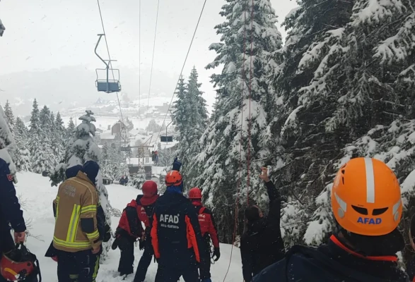 Yüksekte Mahsur Kalan 51 Kişi Kurtarıldı