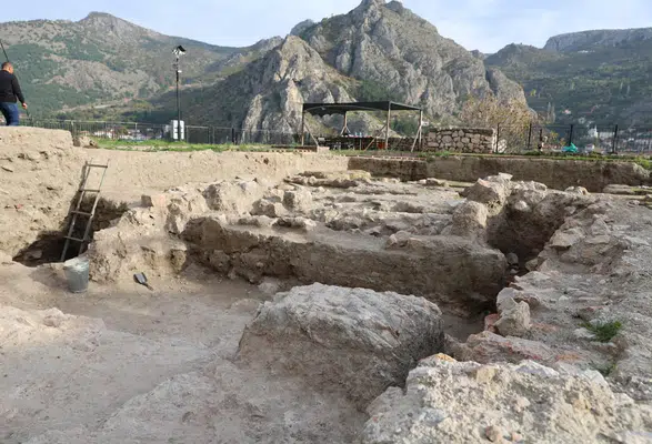 Amasya Kızlar Sarayı ve Kral Kaya Mezarları’nda Kazı Mesaisi!