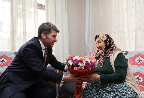 Amasya'lı 88 Yaşındaki Fatma Teyzeye Vali Sürprizi