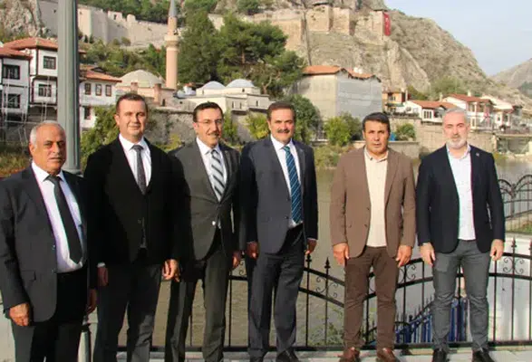 AK Parti’nin İki İsmi Amasya’da Bir Arada!