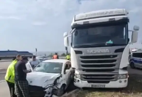 Suluova’da Kırmızı Işık Dehşeti! 2 Yaralı