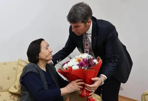 Şehit Annesinin Kapısını Vali Bakan Çaldı