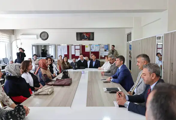 Amasya Valisi Alptekin Anadolu Lisesi’nde
