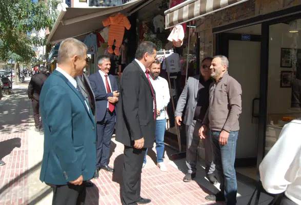MHP Merzifon’da Sahaya İndi! Esnafın Sorunlarını Dinledi
