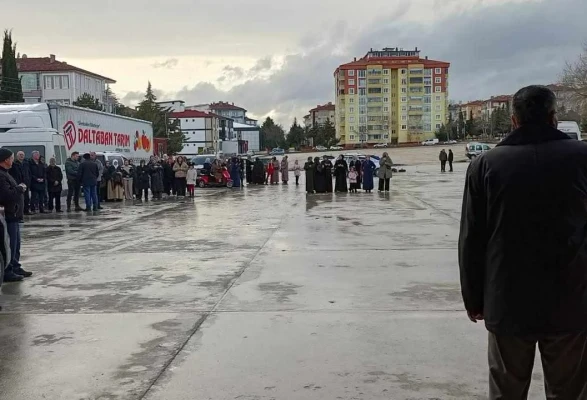 Umre Yolcuları Dualarla Uğurlandı