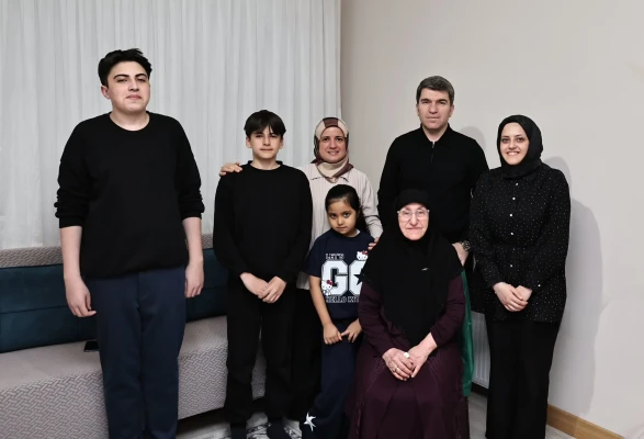 Amasya Valisi ve Eşi Ümmühan Teyzenin Sofrasında