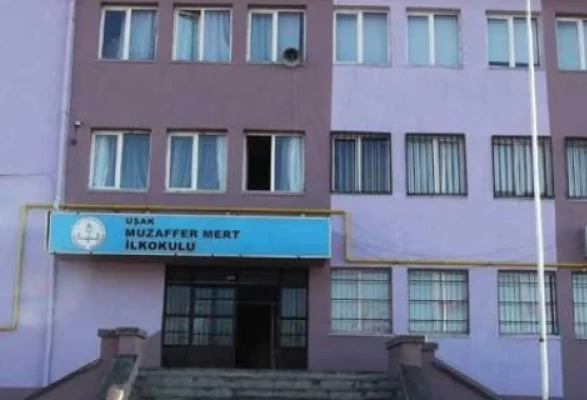 “Beğenmediniz” Diye Yazı Gönderdi, Görevden Alındı