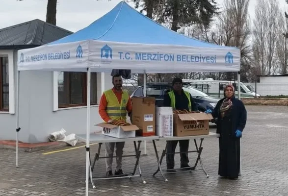 Mezarlık Ziyaretine Gelenlere Merzifon Belediyesi’nden İkram