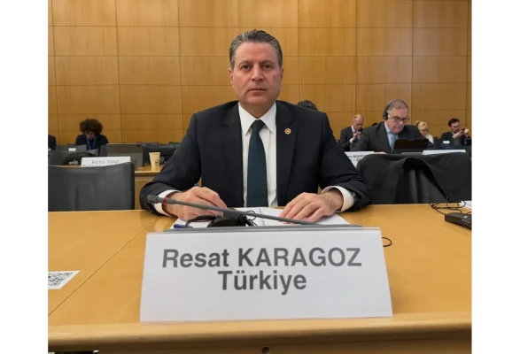 Karagöz Dünya Gündemini Paris’te Takip Etti